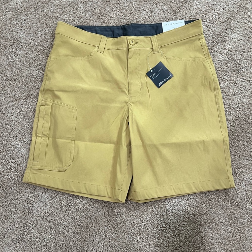 Eddie Bauer size 34 Tech shorts